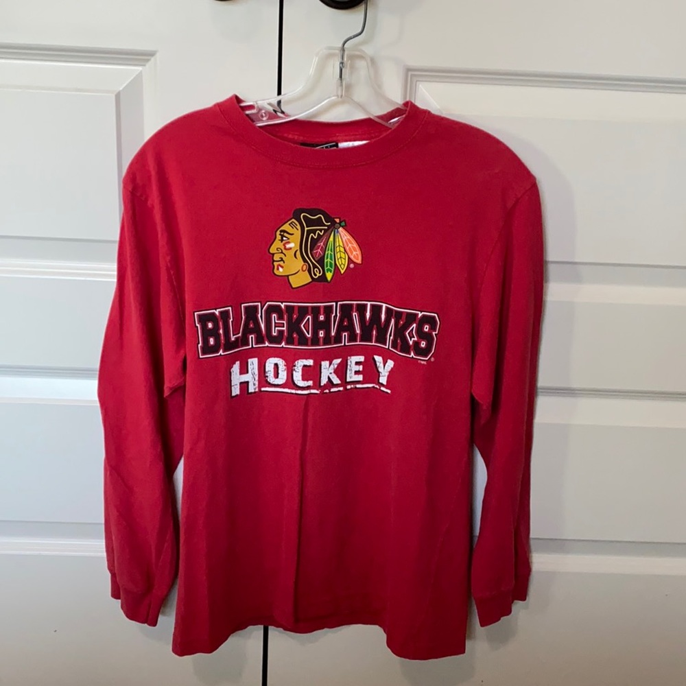 Chicago Blackhawks long sleeve tee shirt. Gently worn.